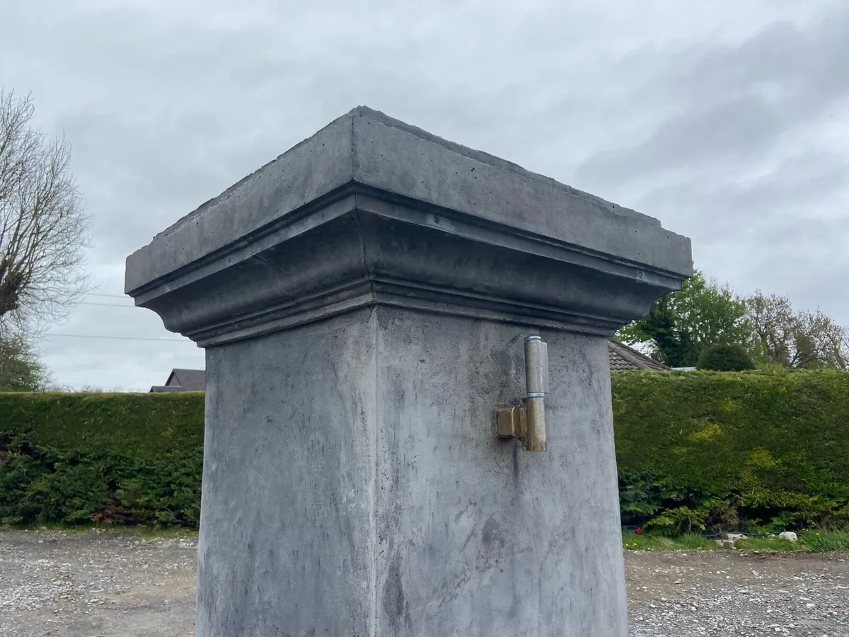 Heavy Duty Concrete Pier Caps – Charcoal Finish - Image 1