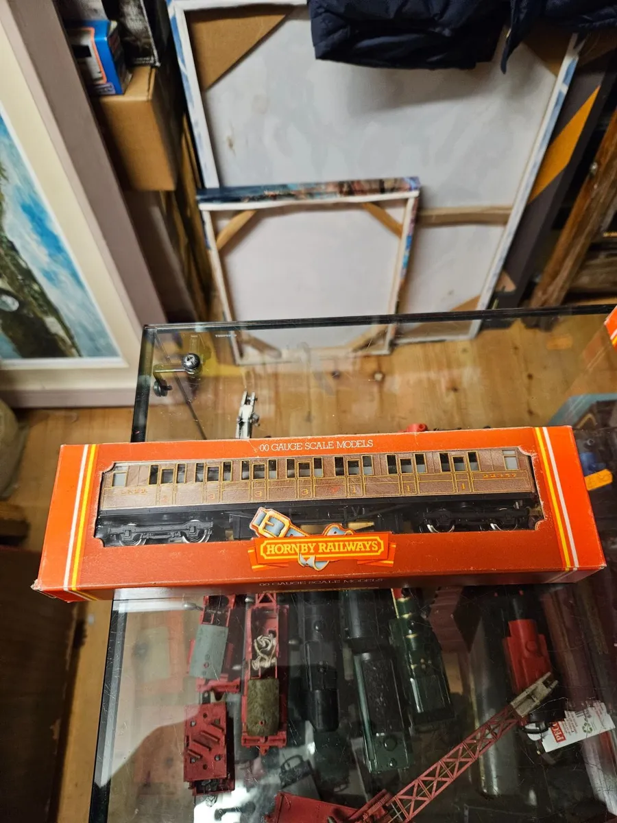 Hornby OO Gauge Carraige