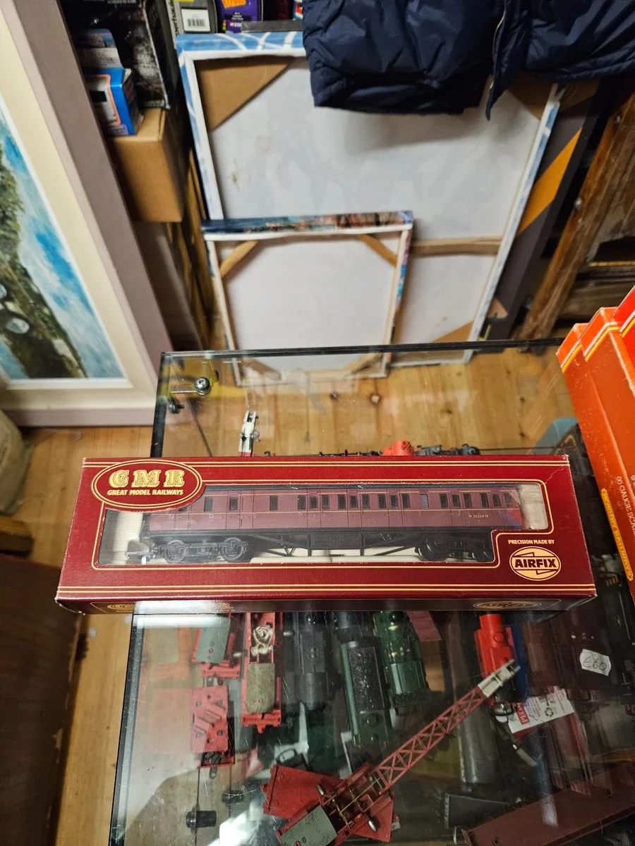 Hornby Airfix OO Gauge Carraige