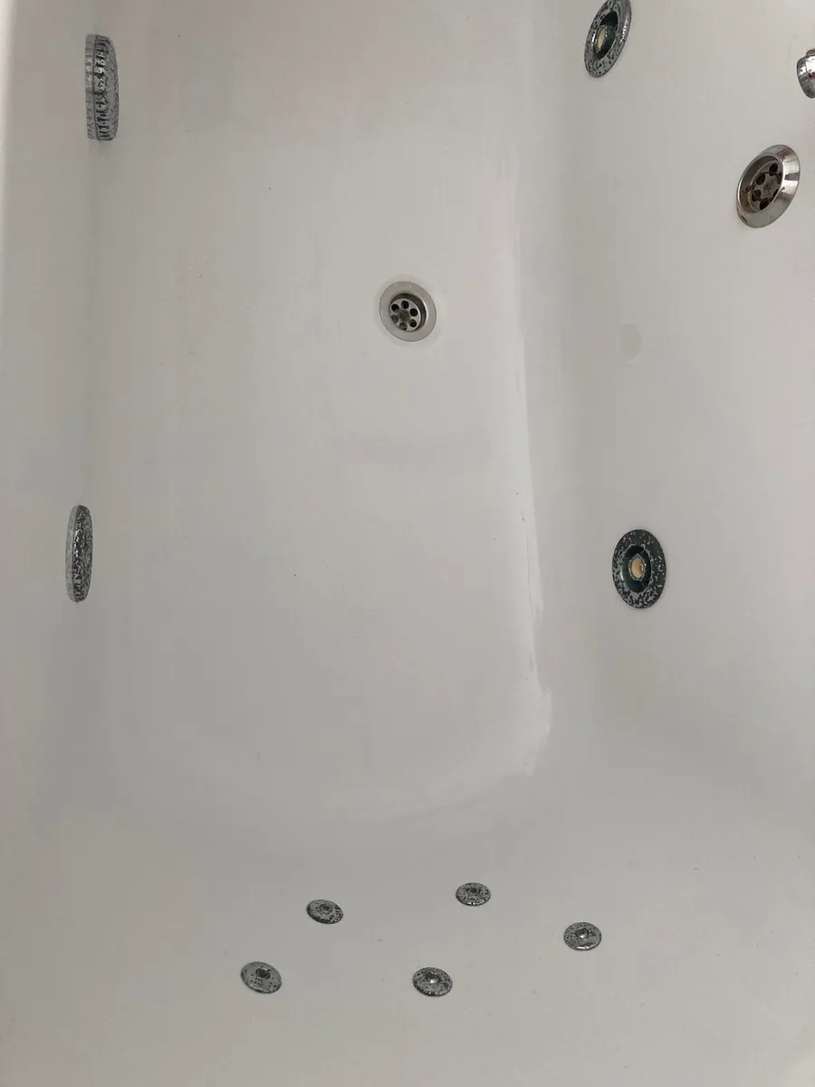 Whirlpool bath - Image 2