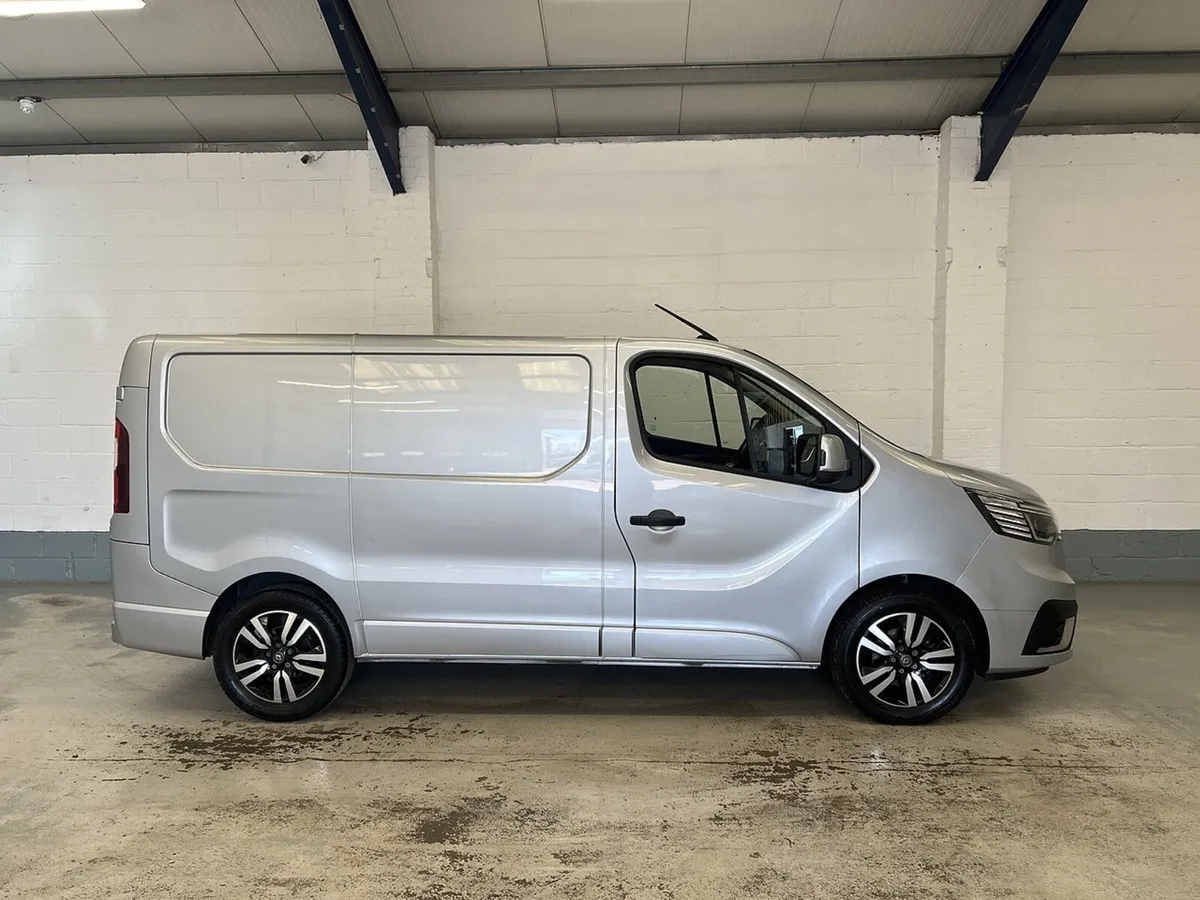 2022 Renault Trafic Panel Van - Image 1