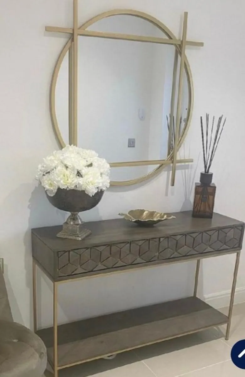 Console table - Image 1