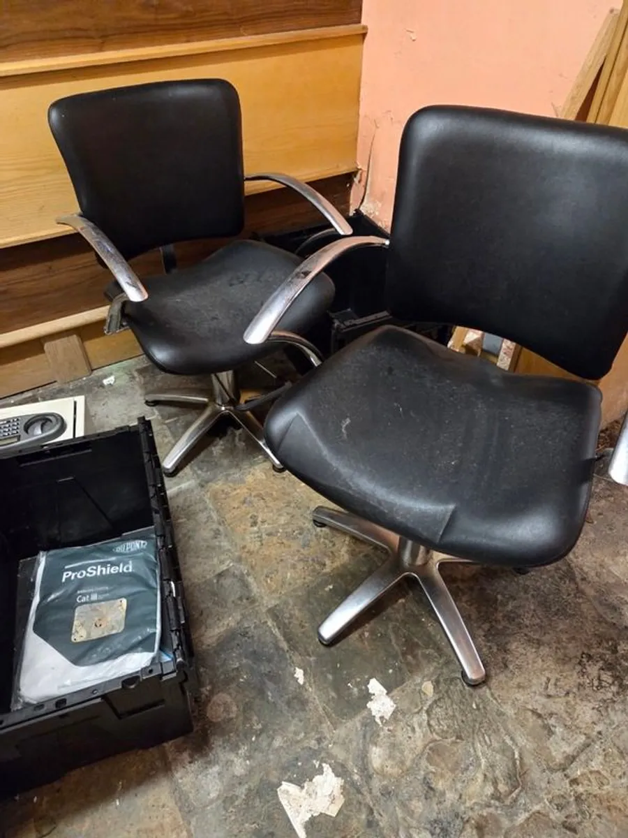 Hairdressing Chairs - Image 2