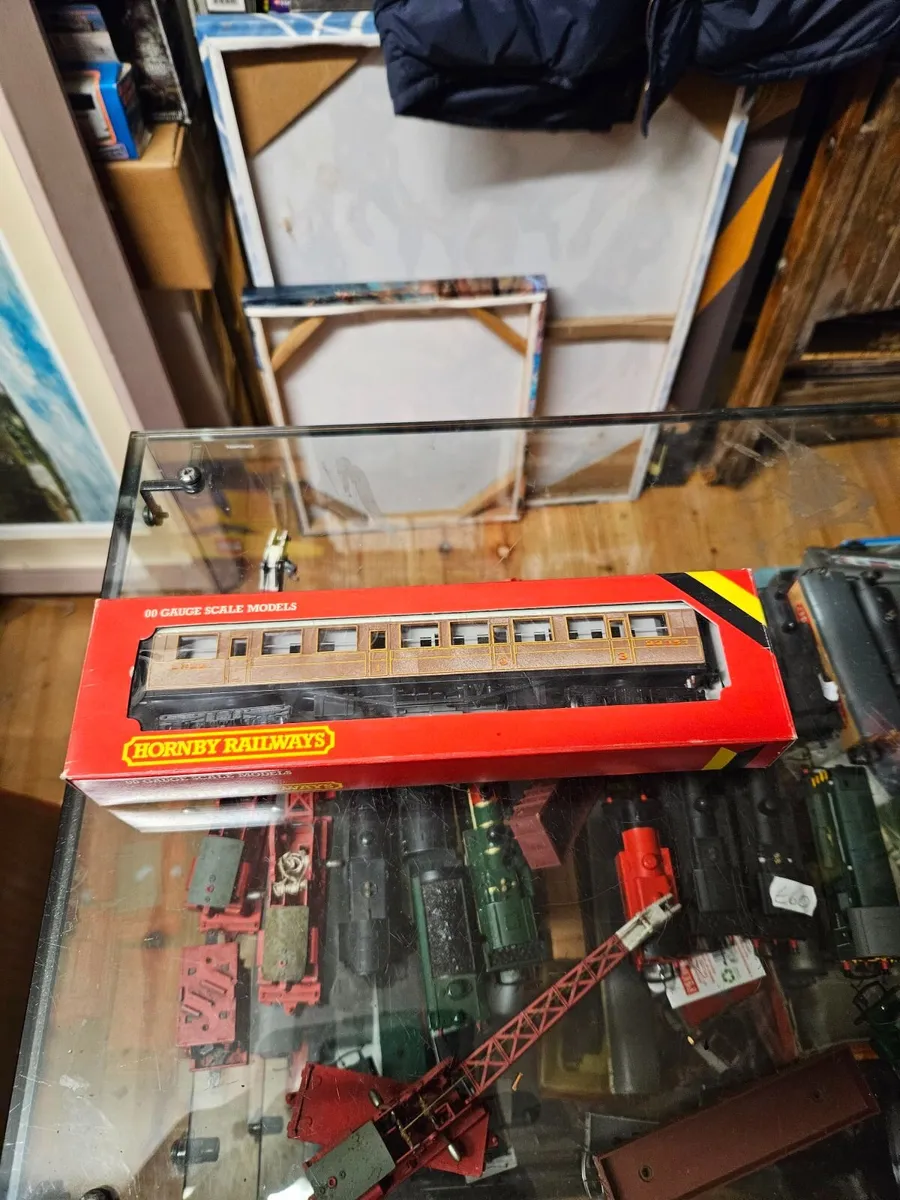 Hornby OO Gauge Carraige