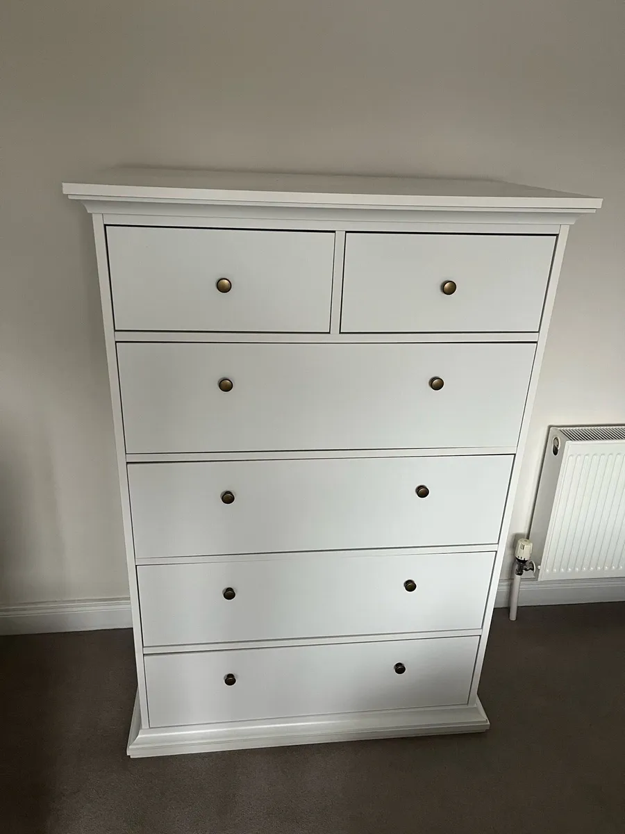 Chest of drawers - Image 1