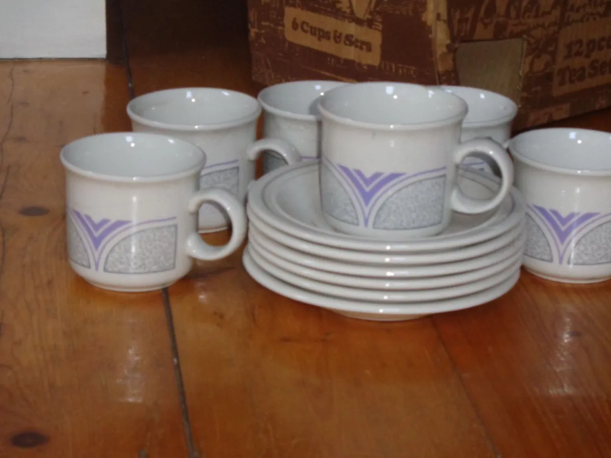 Set of Cups and Saucers for Sale - Image 1