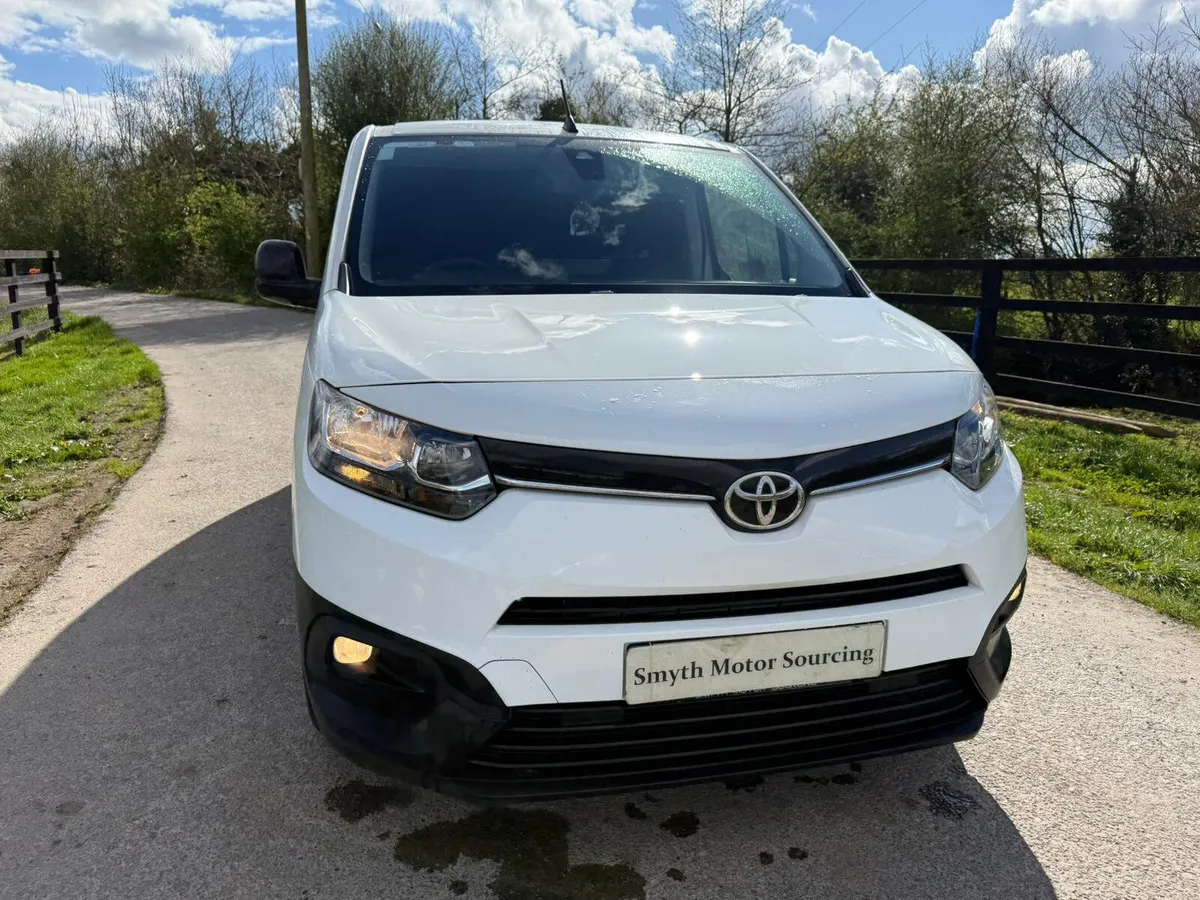 211 Toyota Proace No Vat Spotless*****low kms - Image 4