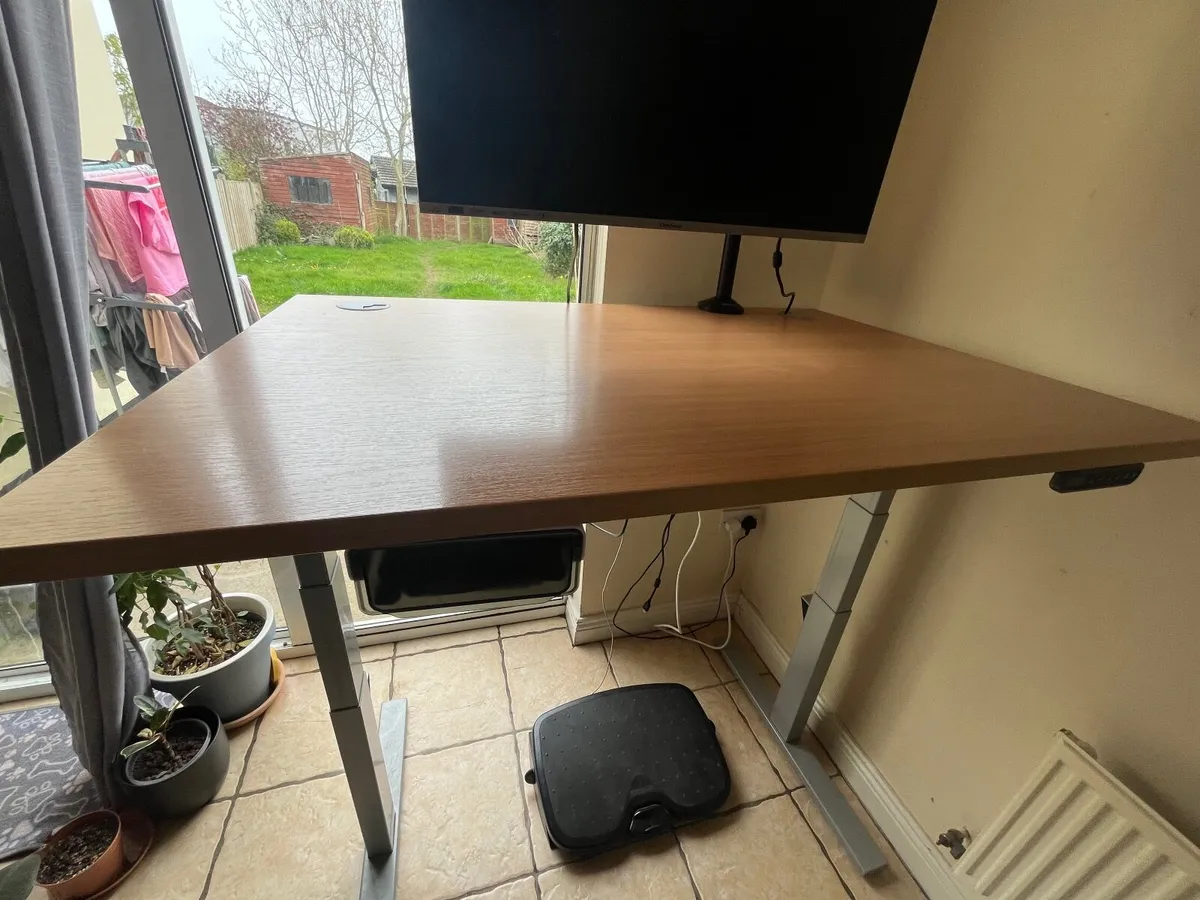 32inch 2k monitor screen + monitor arm - Image 4