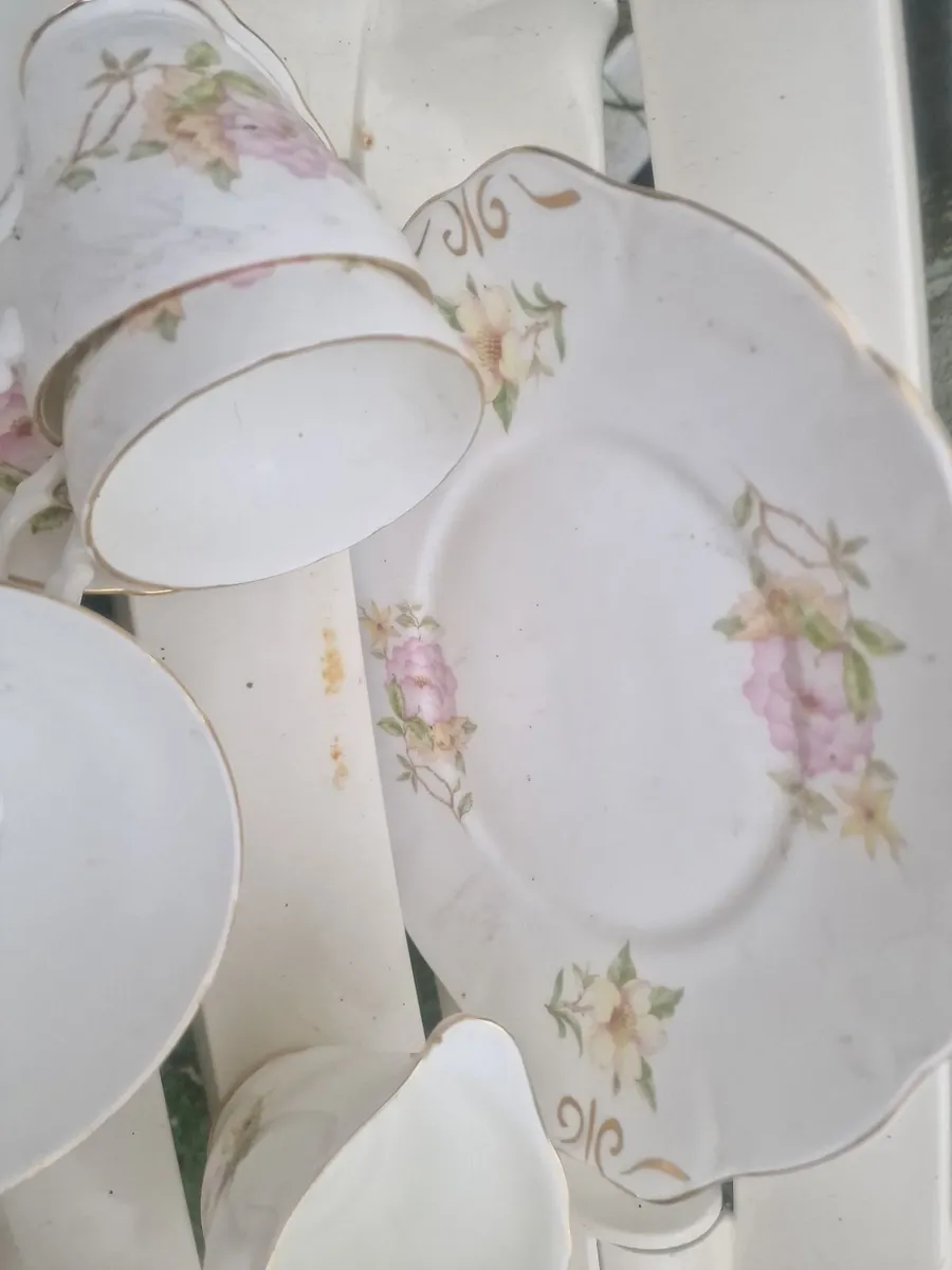 Royal Stuart China tea set. - Image 2
