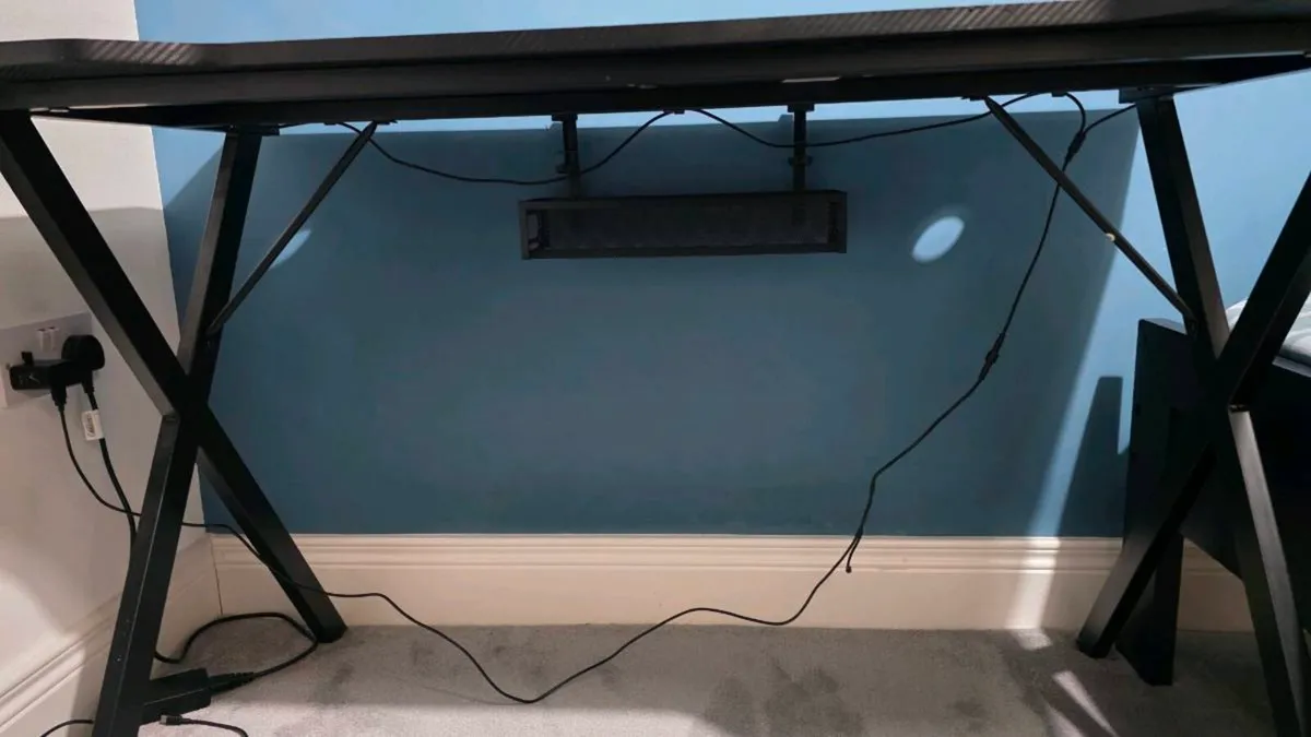 Gaming Desk 120*60 with lights and chair - Image 4