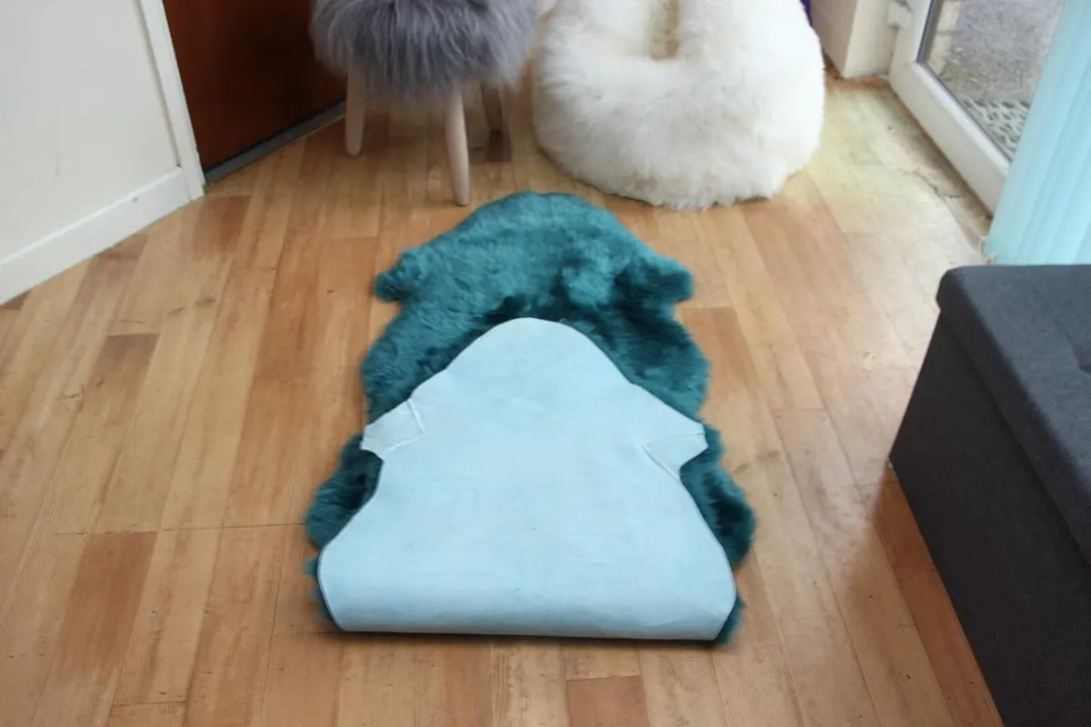 Arthur Cameron - Genuine Double-Fleece Sheepskin - Image 2