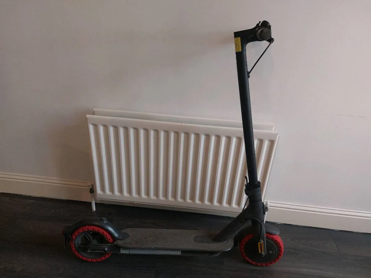 Mi 1S Electric Scooter (Xiaomi) - Image 1