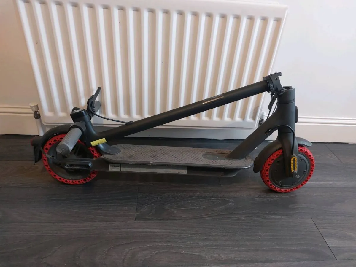 Mi 1S Electric Scooter (Xiaomi) - Image 2