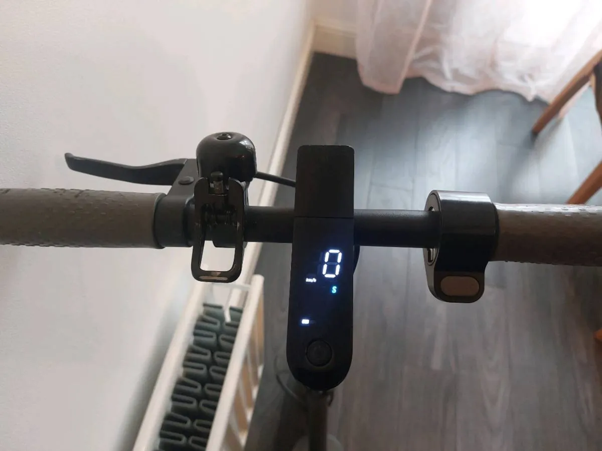 Mi 1S Electric Scooter (Xiaomi) - Image 3