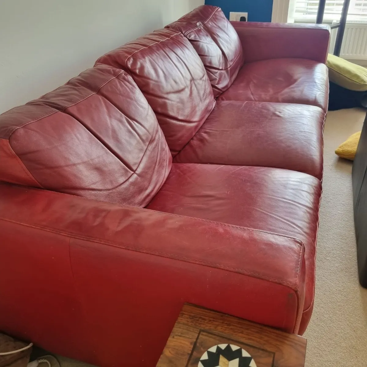 Beautiful leather couch - Image 2