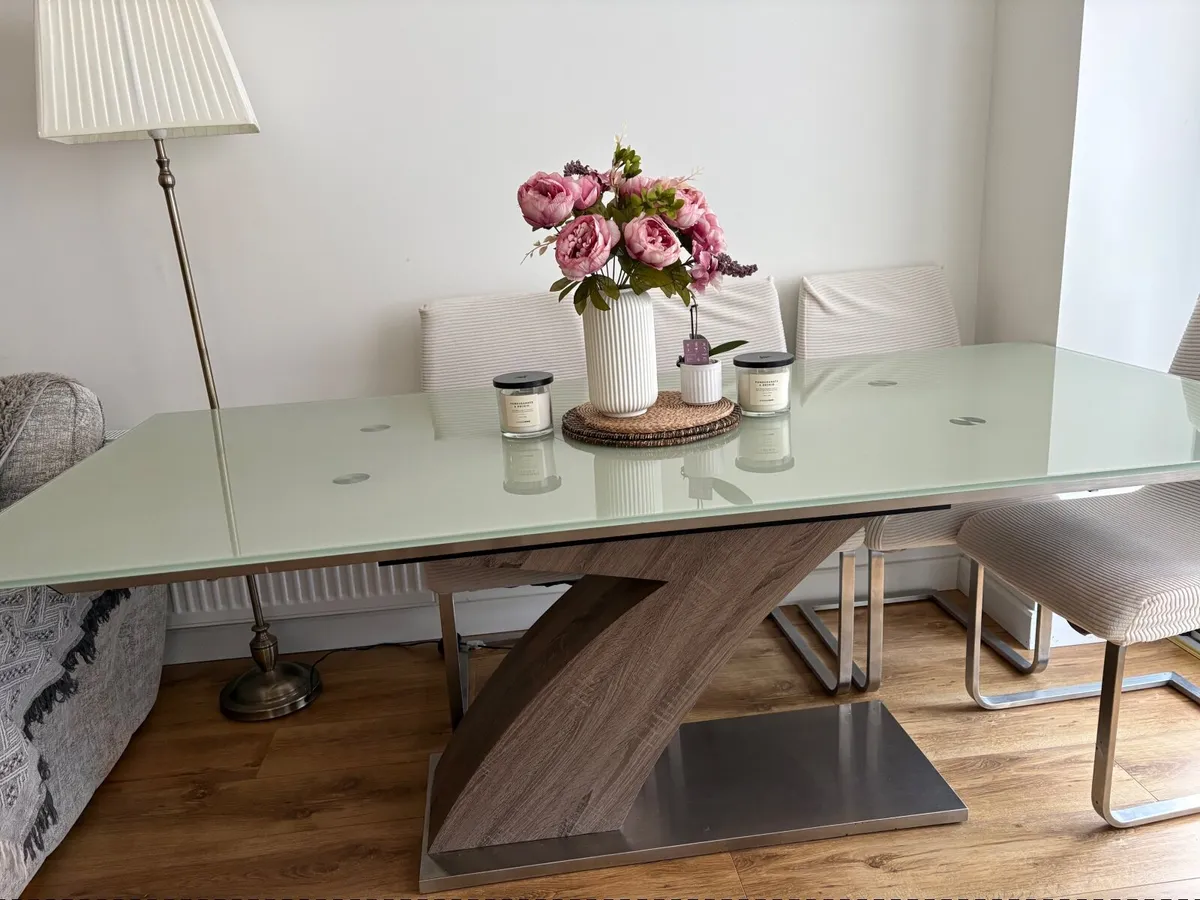 Glass dining table and 6 Chairs - Image 1