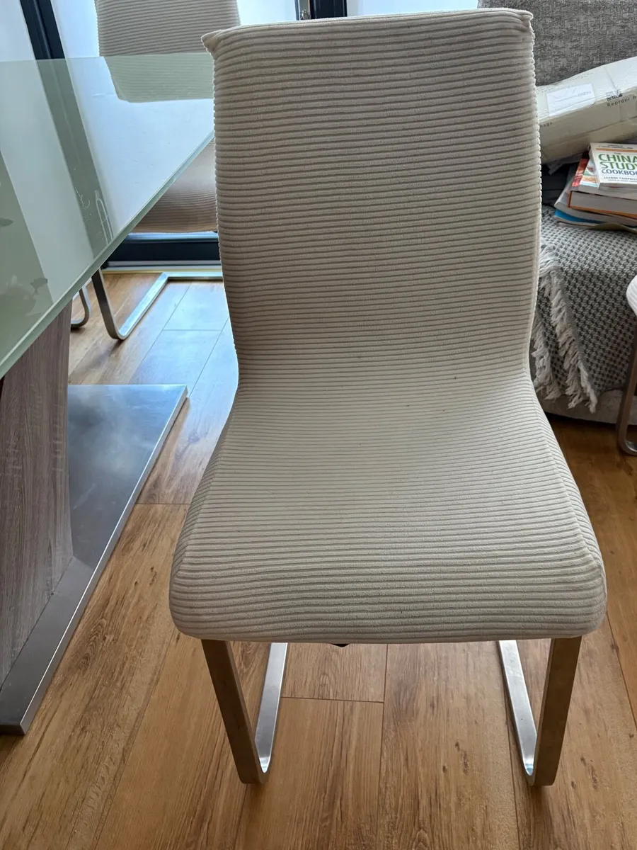 Glass dining table and 6 Chairs - Image 3