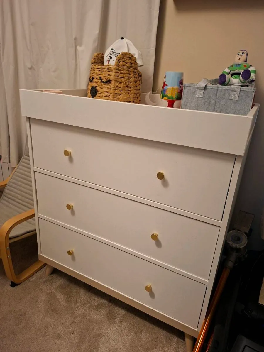 Cot & changing unit - Image 3