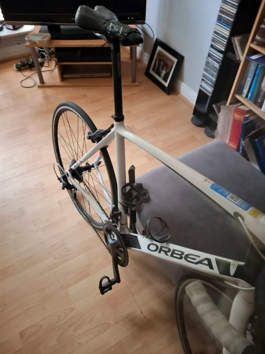Road bike - Image 1