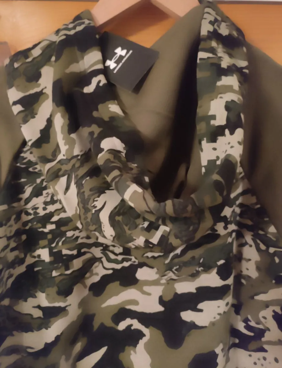 Under Armour Camo Hoodie L New - Image 4