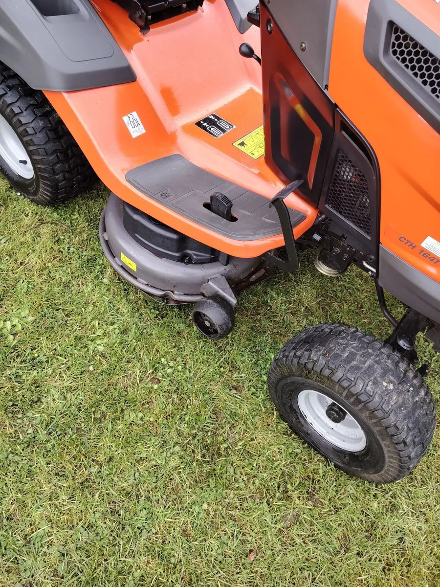 Husqvarna ride on lawnmower - Image 3