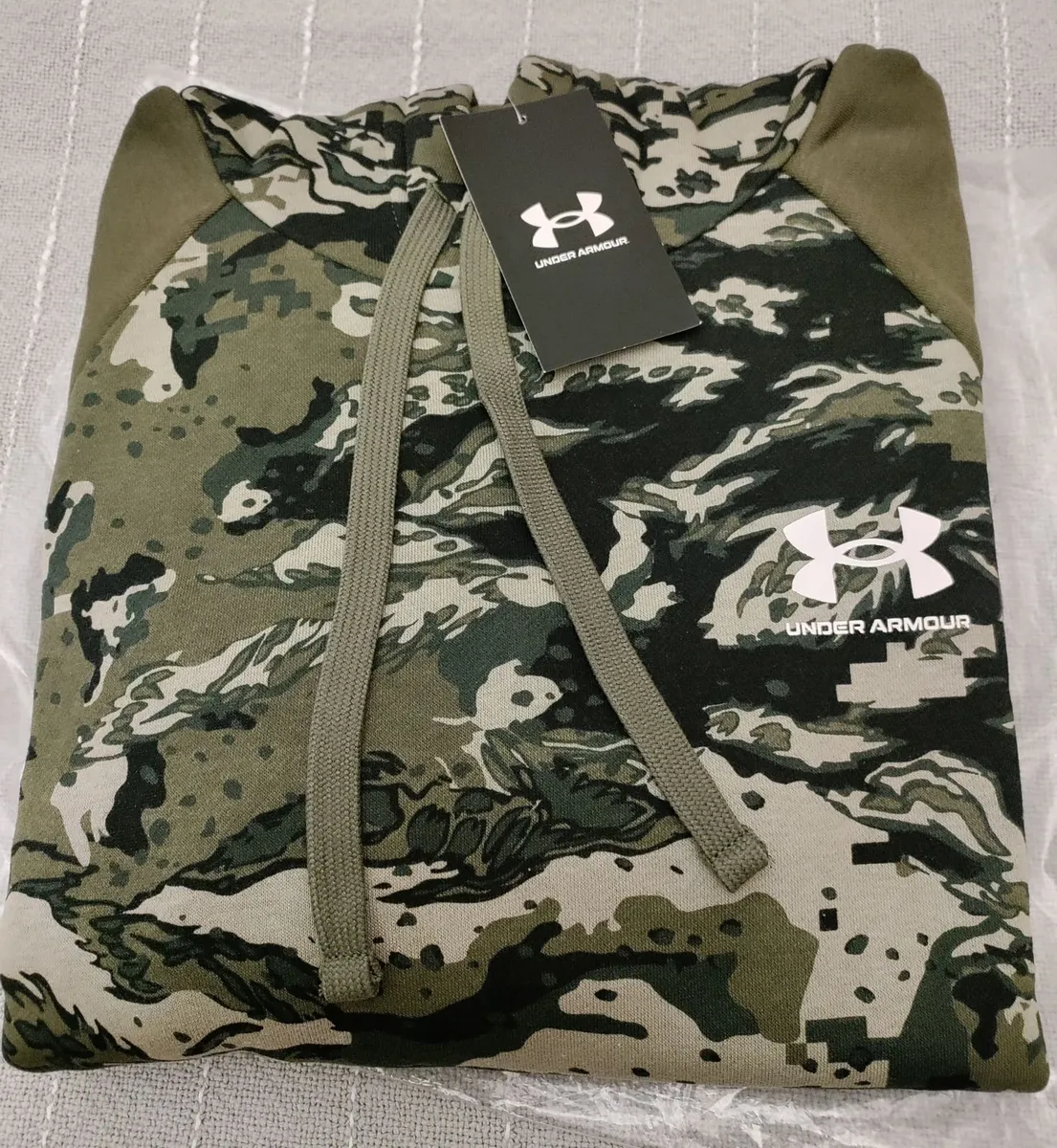 Under Armour Camo Hoodie L New - Image 2