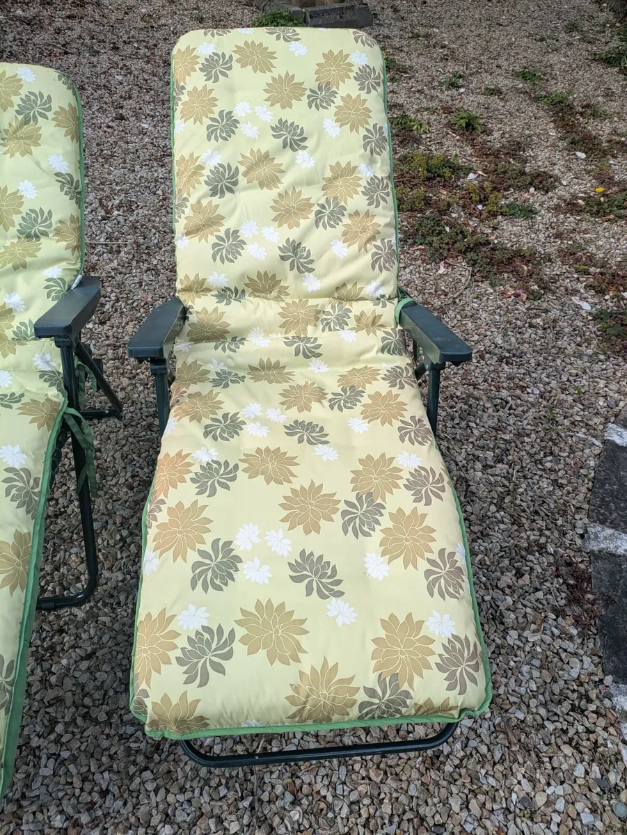 2 x sun loungers - Image 4