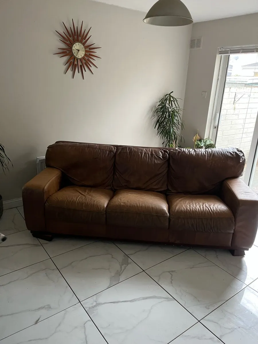 3 seater leather couch - Image 2