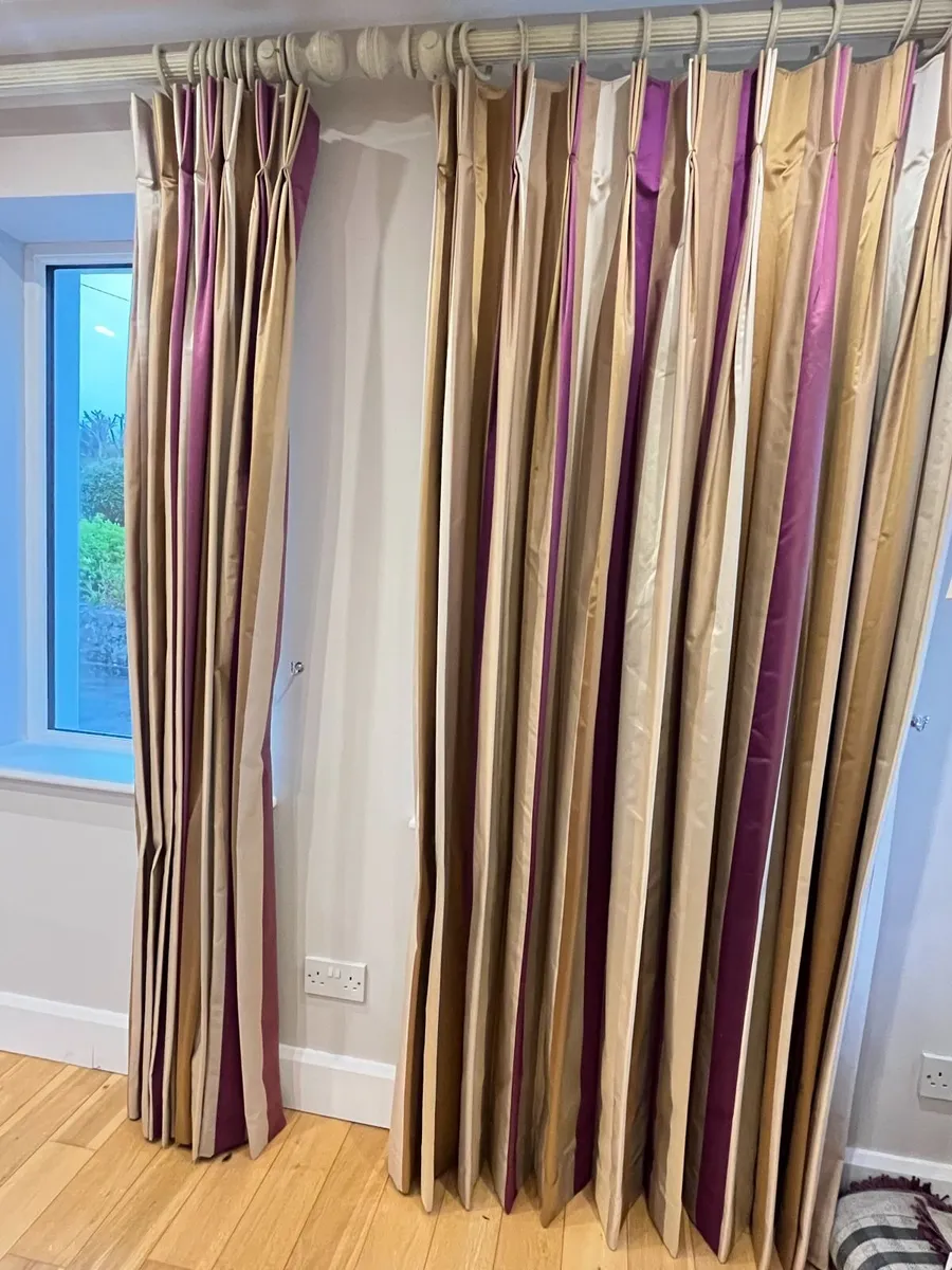 Chair - Cushion Covers - Curtains - Rug - Image 4