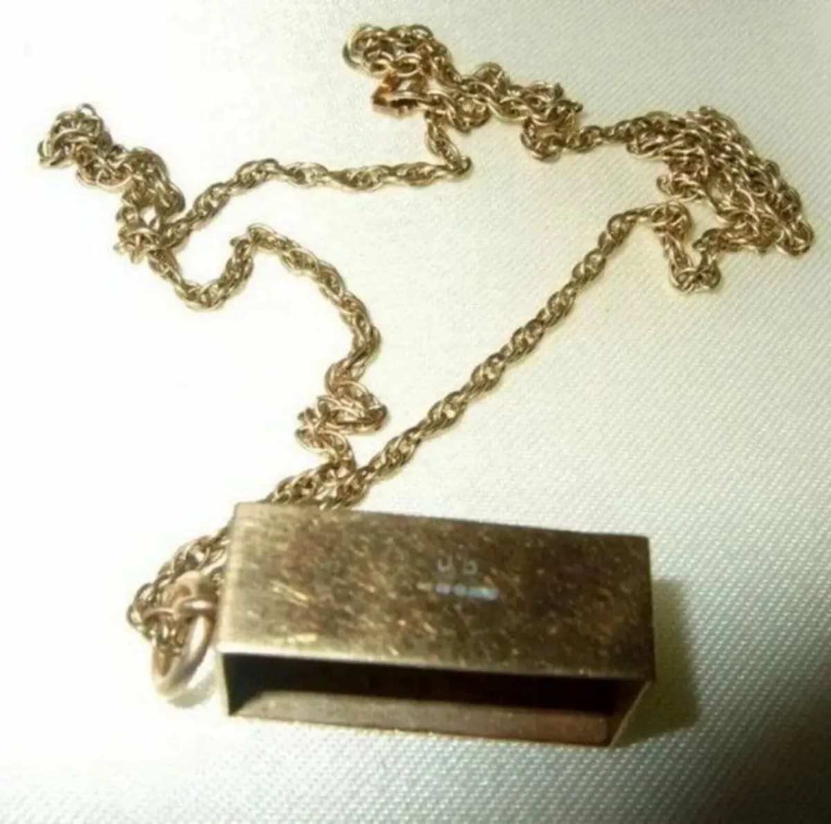 Vintage Hallmarked 9ct Gold Pendant & Chain - Image 3