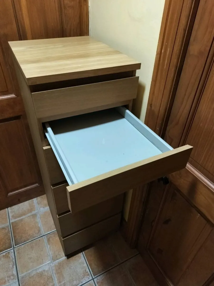 Chest of 6 drawers with mirror - Image 4