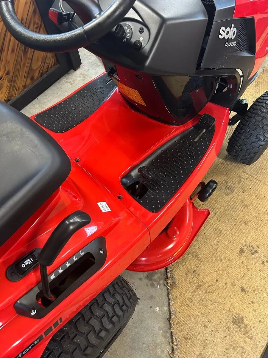 Solo AL-KO T15-93.3 Ride on Lawn mower - Image 3