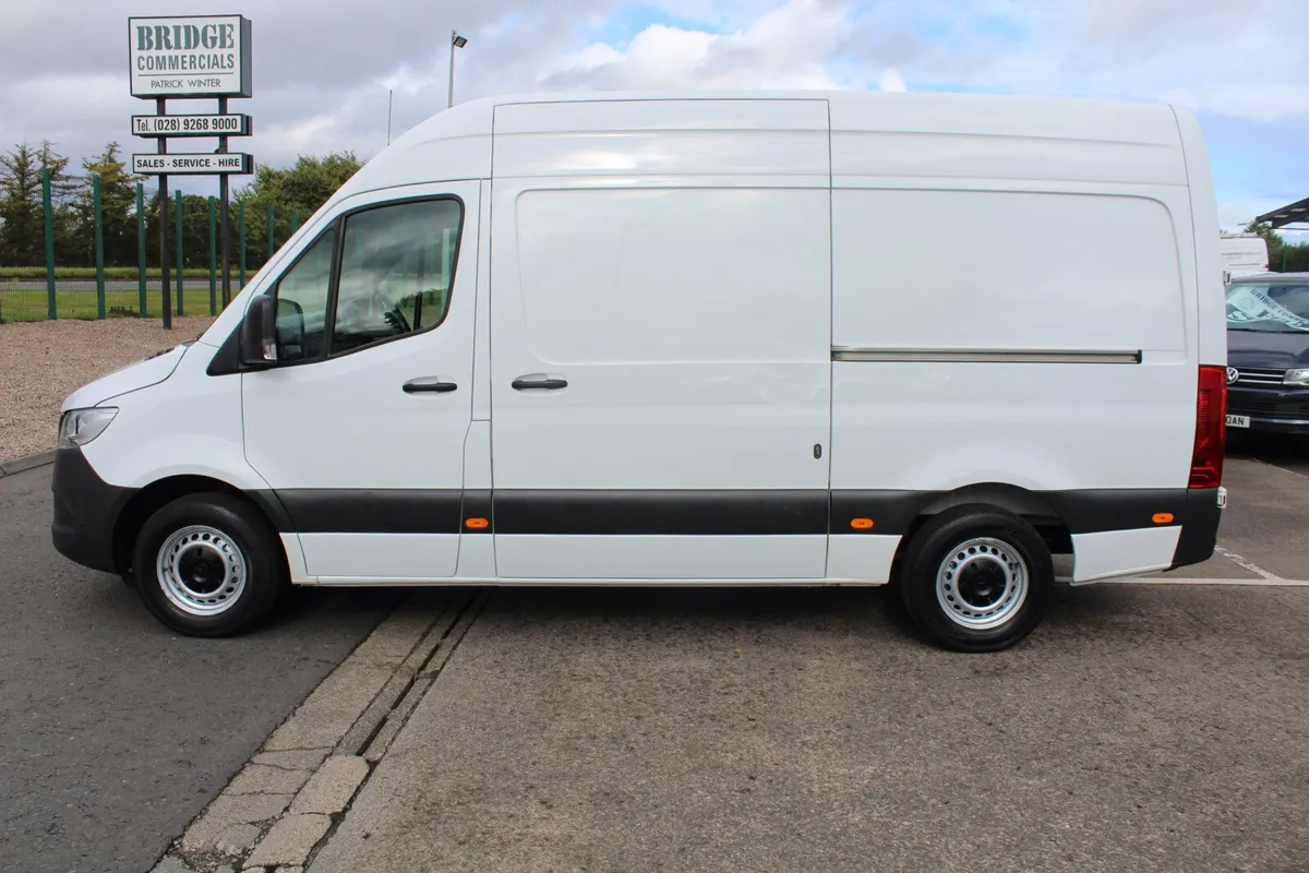 2021 Mercedes-Benz Sprinter 315 L2H2 RWD 7000kgs - Image 3