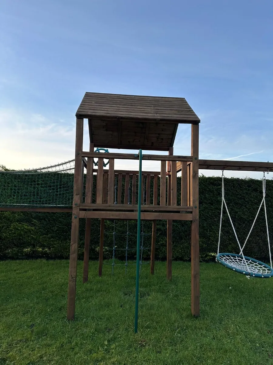 Play frame - Image 2