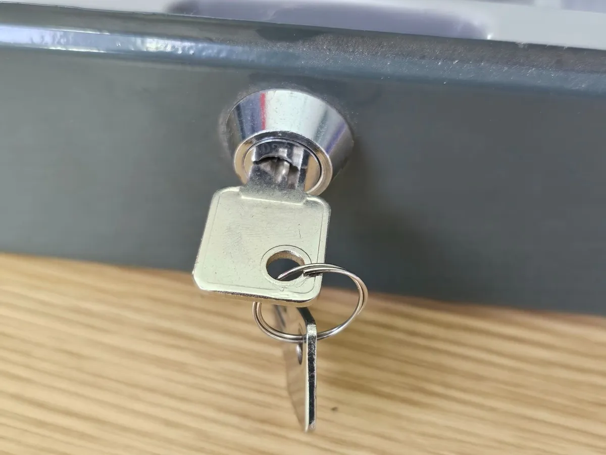 Steel Cash box Large grey money safe lockable - Image 2