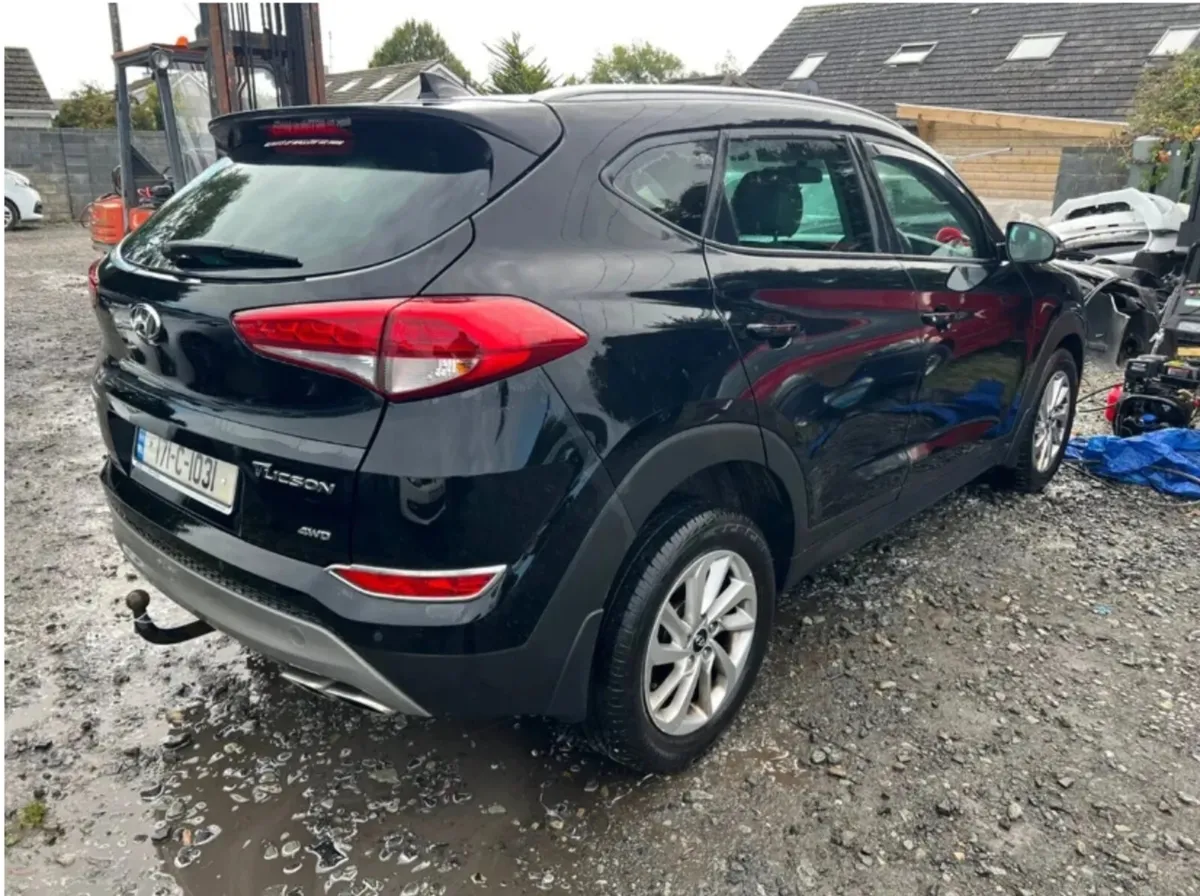 2017 Hyundai Tucson 2.0 Dsl 4X4 High Spec - Image 3