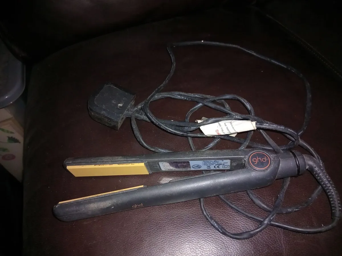 GHD HAIR STRAIGHTENERS - Image 1