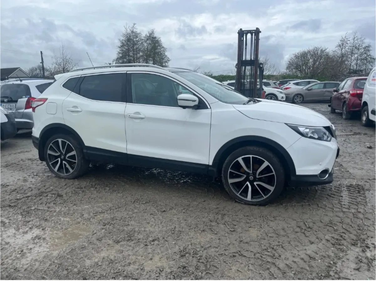 161 Qashqai High Spec Engine Damaged diesel - Image 1