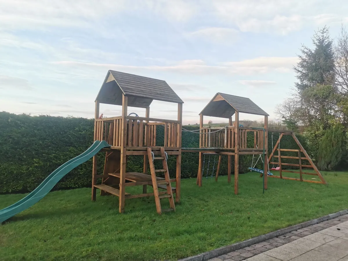 Play frame - Image 1