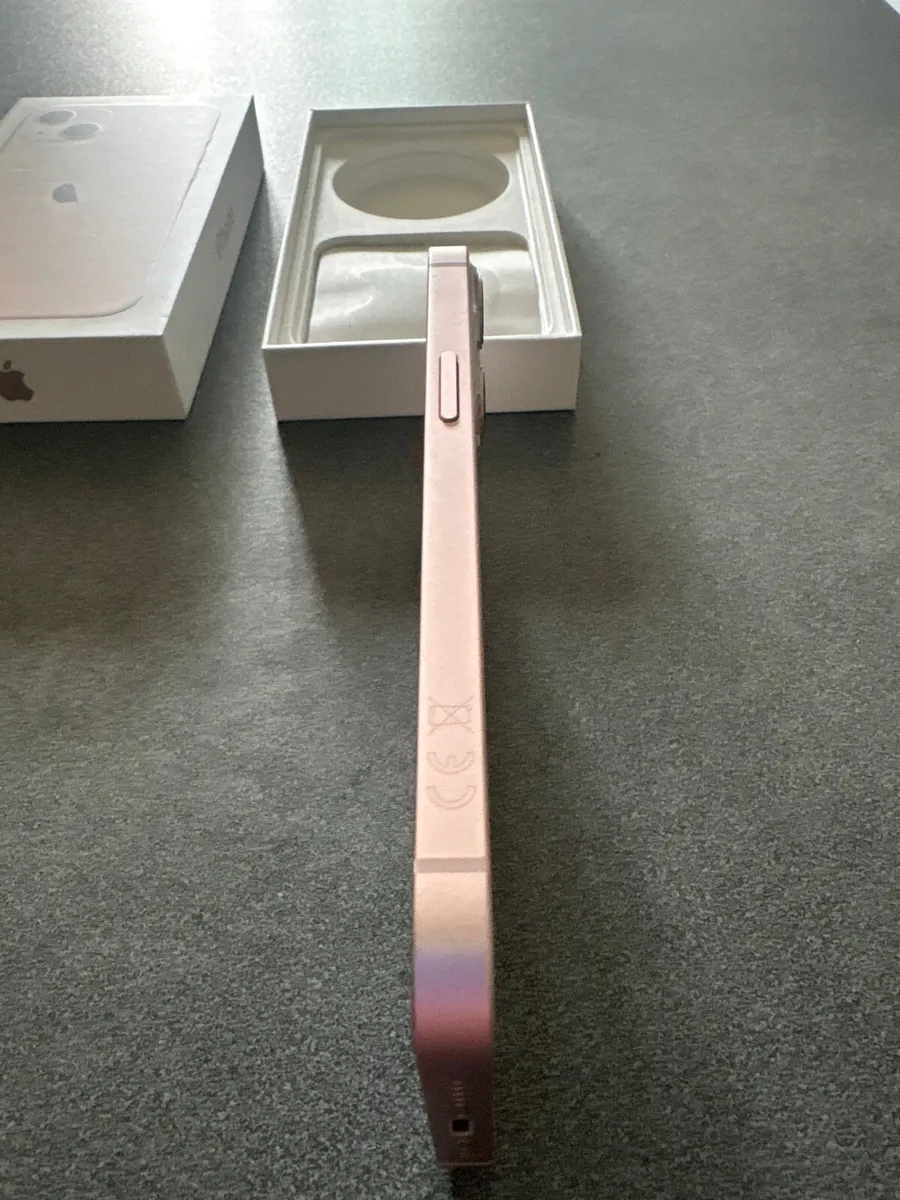 IPhone 13 - Image 3