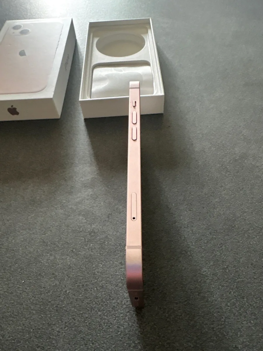 IPhone 13 - Image 4