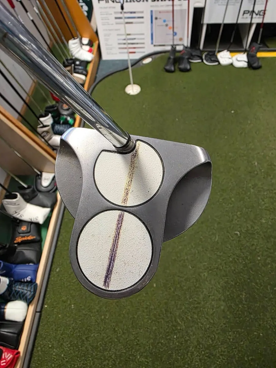 Odyssey 2-Ball Centre Shaft Putter - Image 1