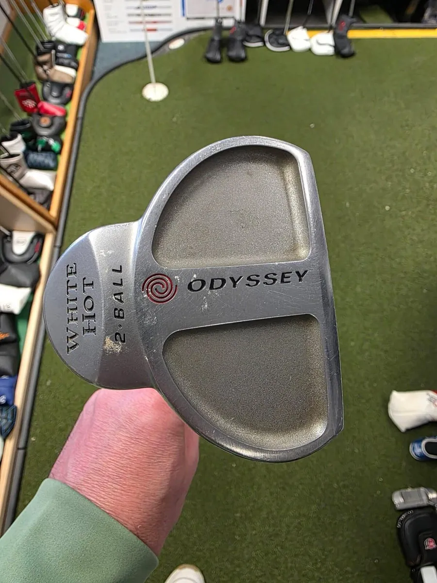 Odyssey 2-Ball Centre Shaft Putter - Image 2