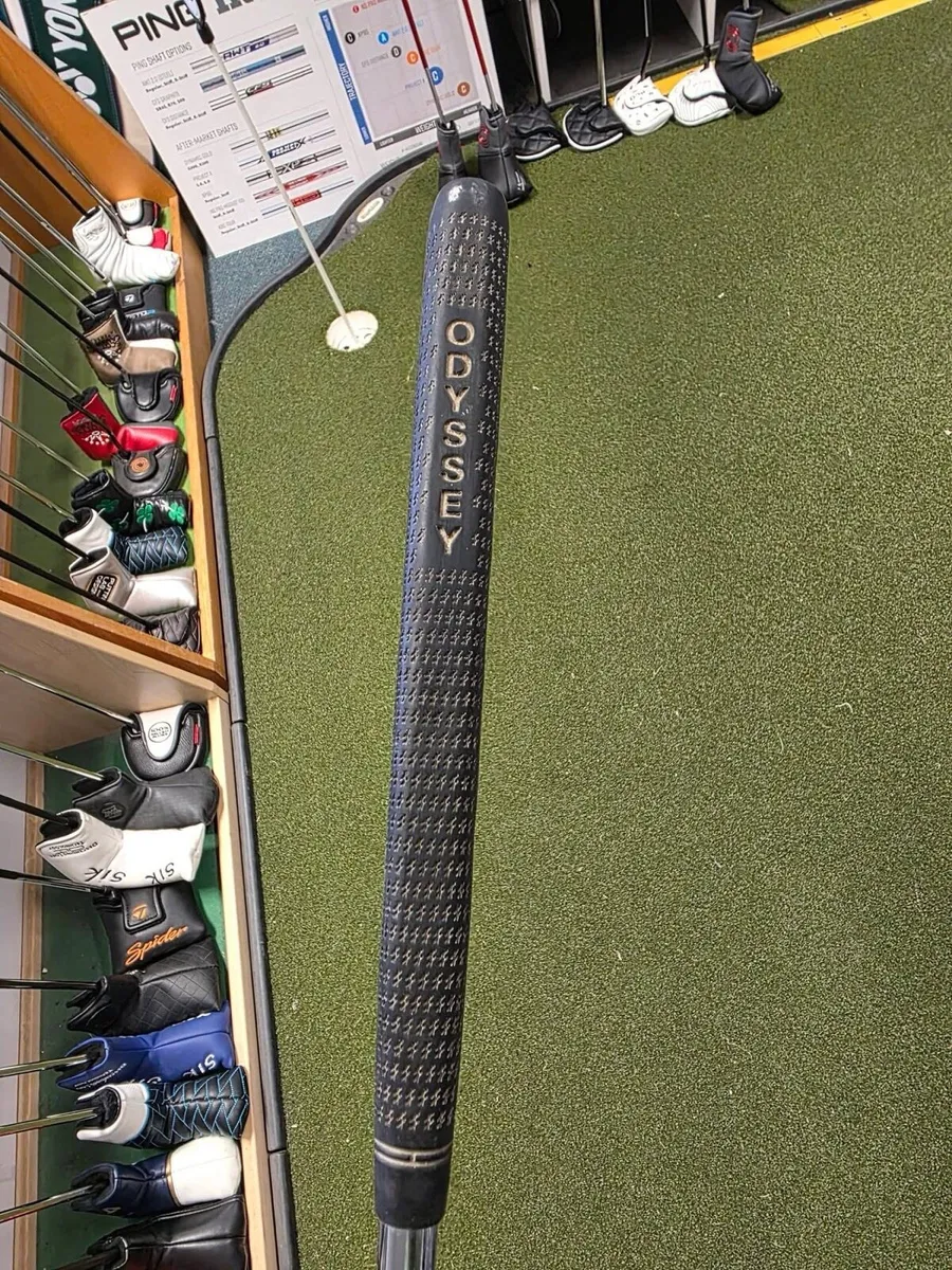 Odyssey 2-Ball Centre Shaft Putter - Image 4