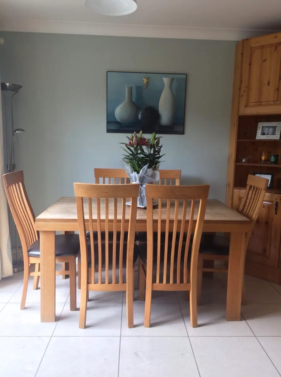 Kitchen table & 6 chairs - Image 1