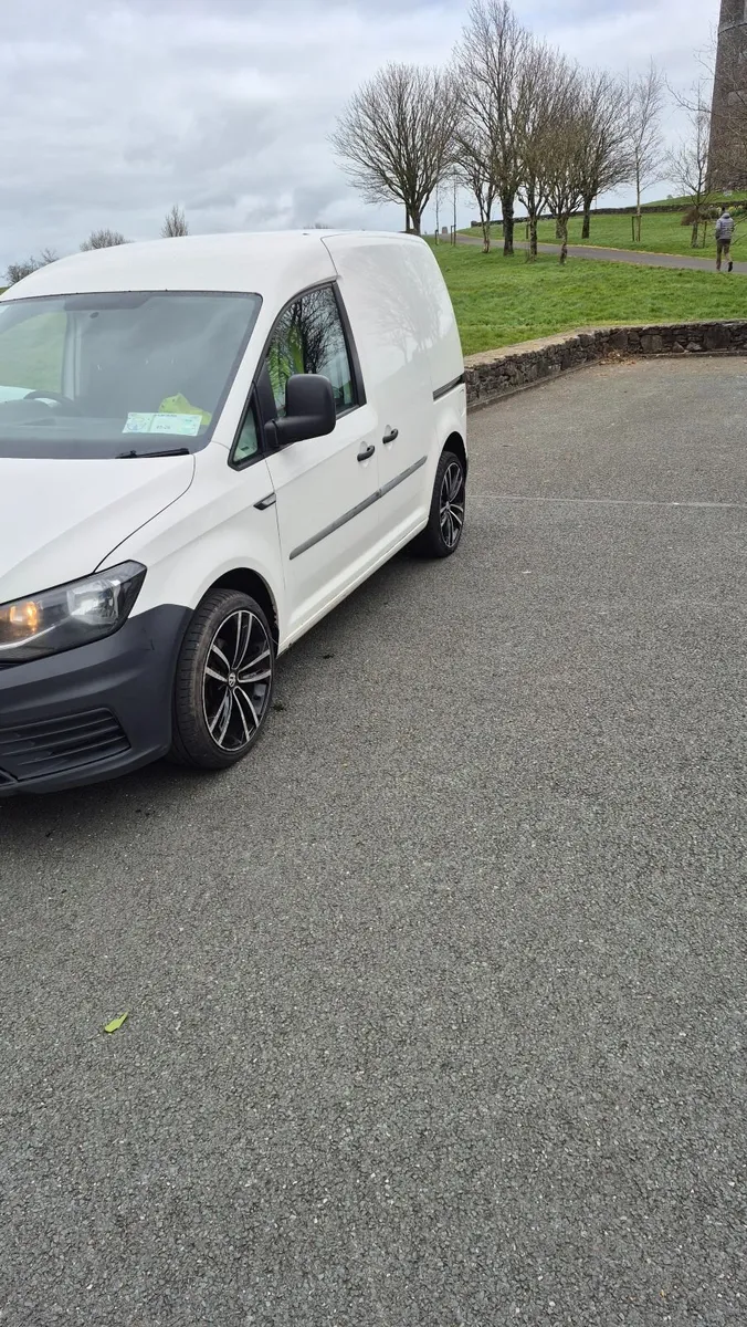 Volkswagen Caddy PV 2.0TDI 102HP 2017 - Image 2