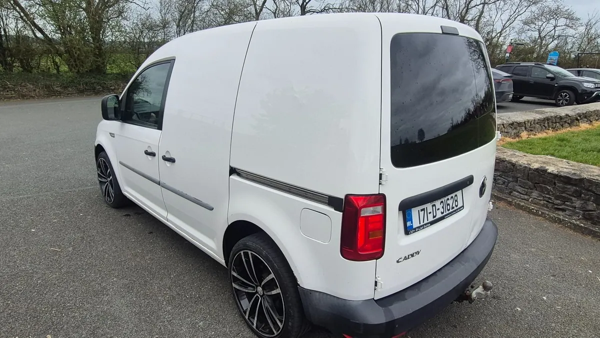 Volkswagen Caddy PV 2.0TDI 102HP 2017 - Image 3