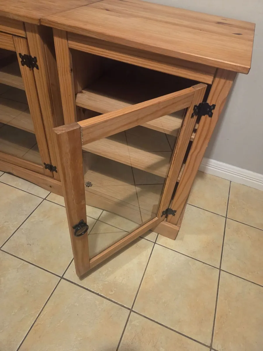 Pine display - Image 1