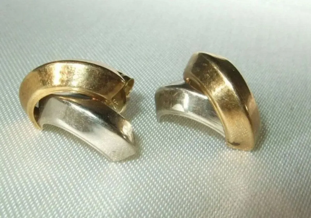 Vintage Hallmarked 9ct White/Yellow Gold Earrings - Image 2
