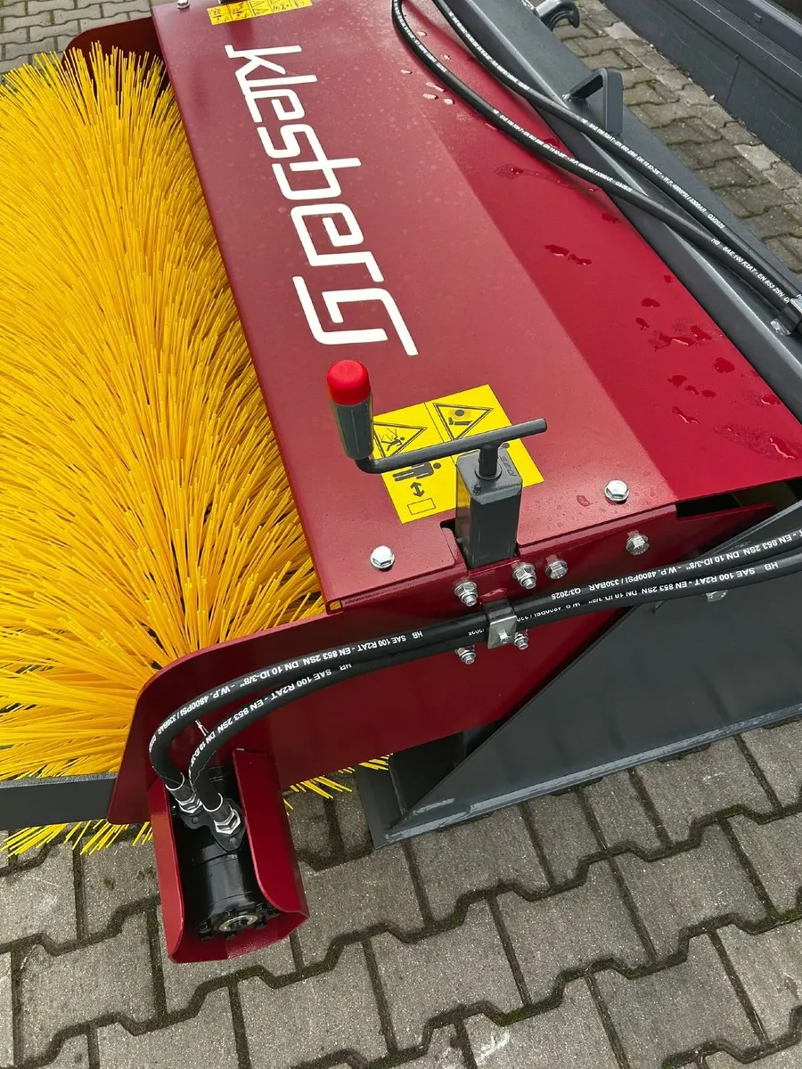 Bucket with Brush - Image 3